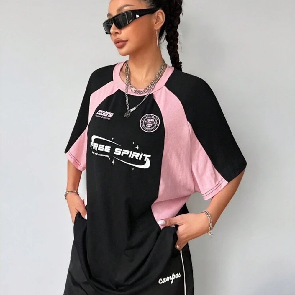 SHEIN Black and Pink Graphic Tee